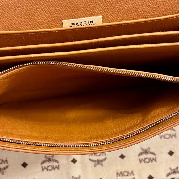 Pre-Loved Vintage MCM Leather Clutch / Wristlet - Picture 12 of 14